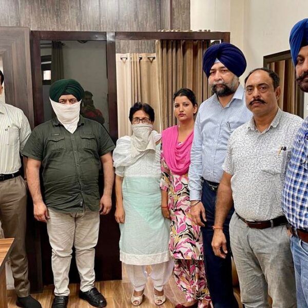 Arrested accused Aruna Chhabr ... r Kuldeep Singh Mehrok