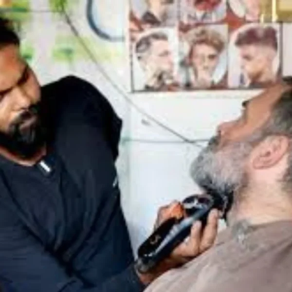 Rahul Gandhi Sends Special Gift to Salon Owner Who Gave Him a Haircut During Elections