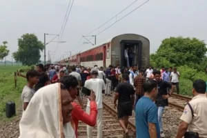 Magadh Express Splits Into Two Parts in Bihar, No Injuries Reported